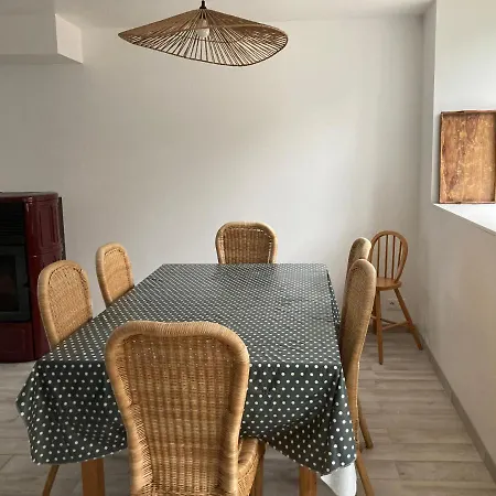 Hébergement de vacances Le De La Rue *