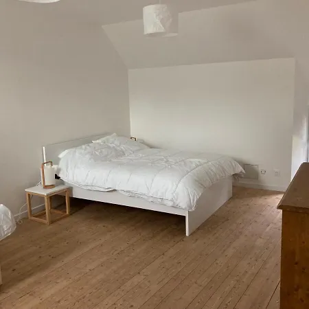 Le De La Rue * Greville-Hague