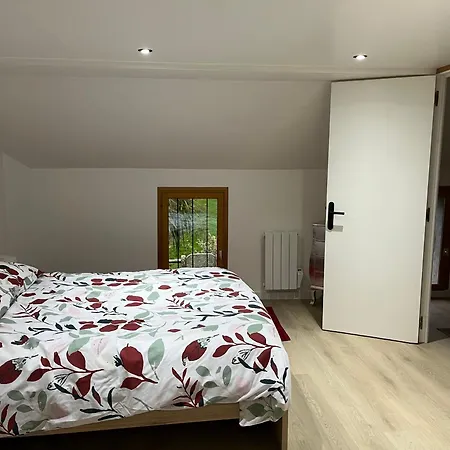 Le De La Rue Greville-Hague