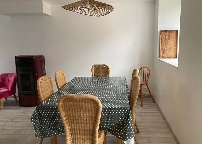 Semesterbostad Le De La Rue *