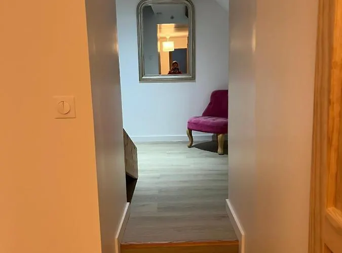 Le De La Rue * Greville-Hague